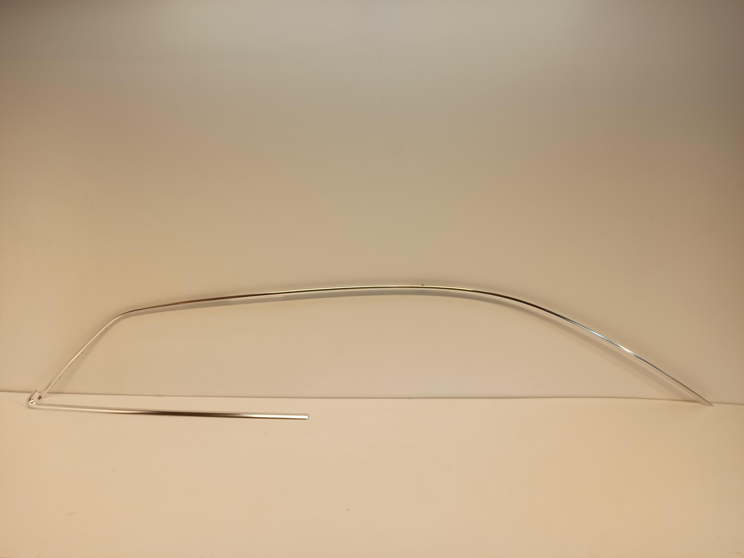 A3 8V полоса крыши правая 8V3853704A хэтчбек