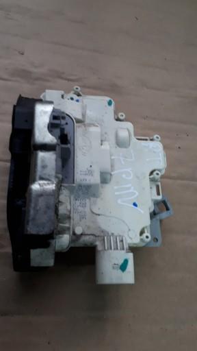 7pin - A4 B8 A5 Q5 замок двери правый задний 7 PIN 8K0839016