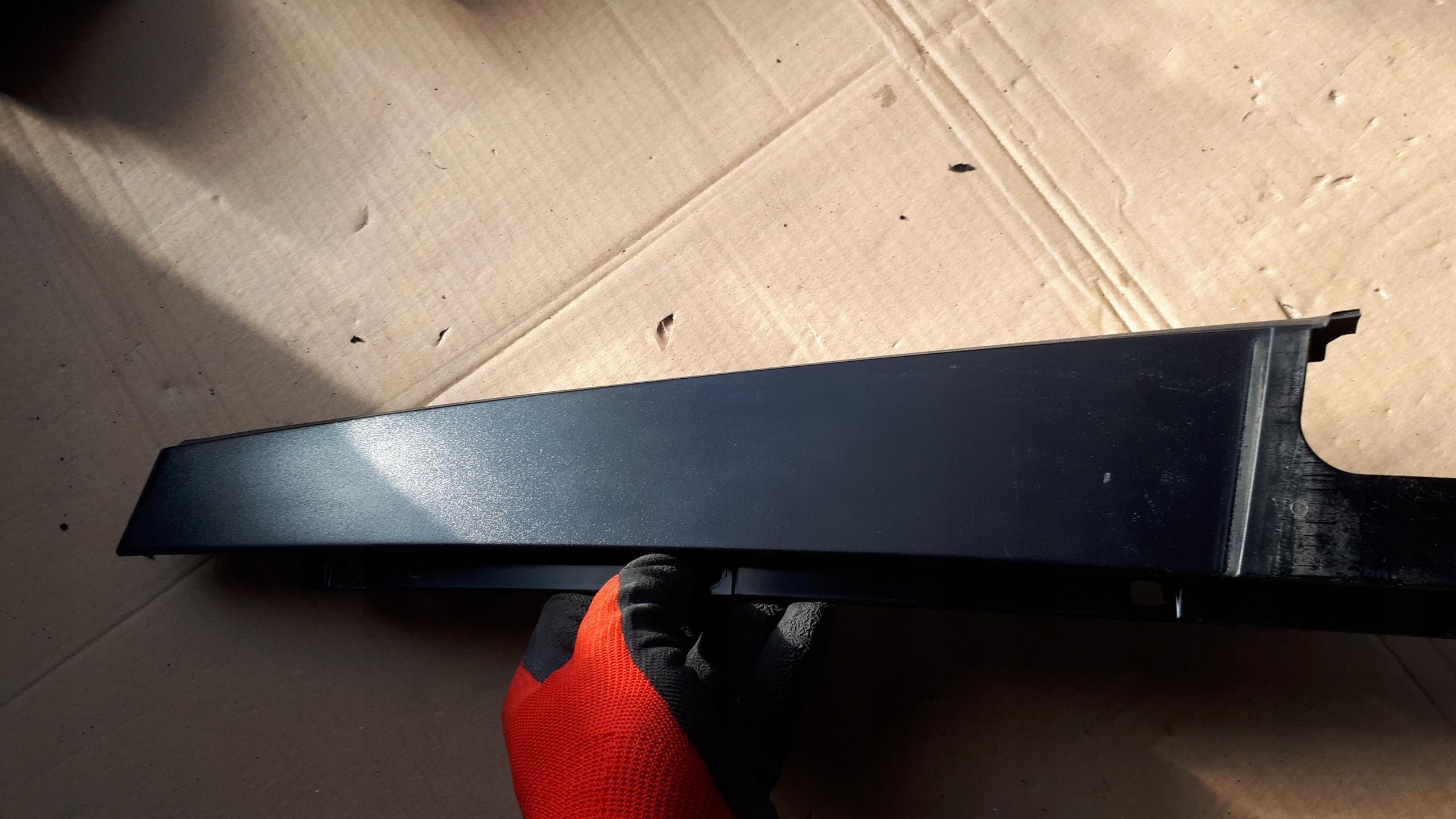 8K0839902P - A4 B8 Lift захисна накладка для дверей права задня