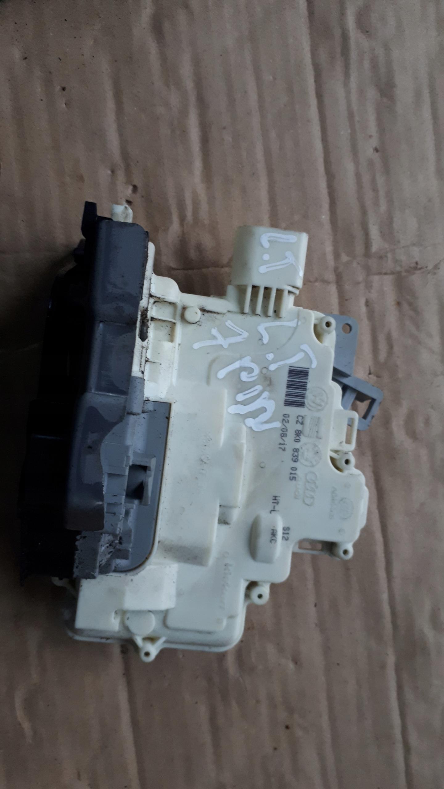 7pin - A4 B8 дверной замок левый левый 7 PIN A5 Q5 8K0839015
