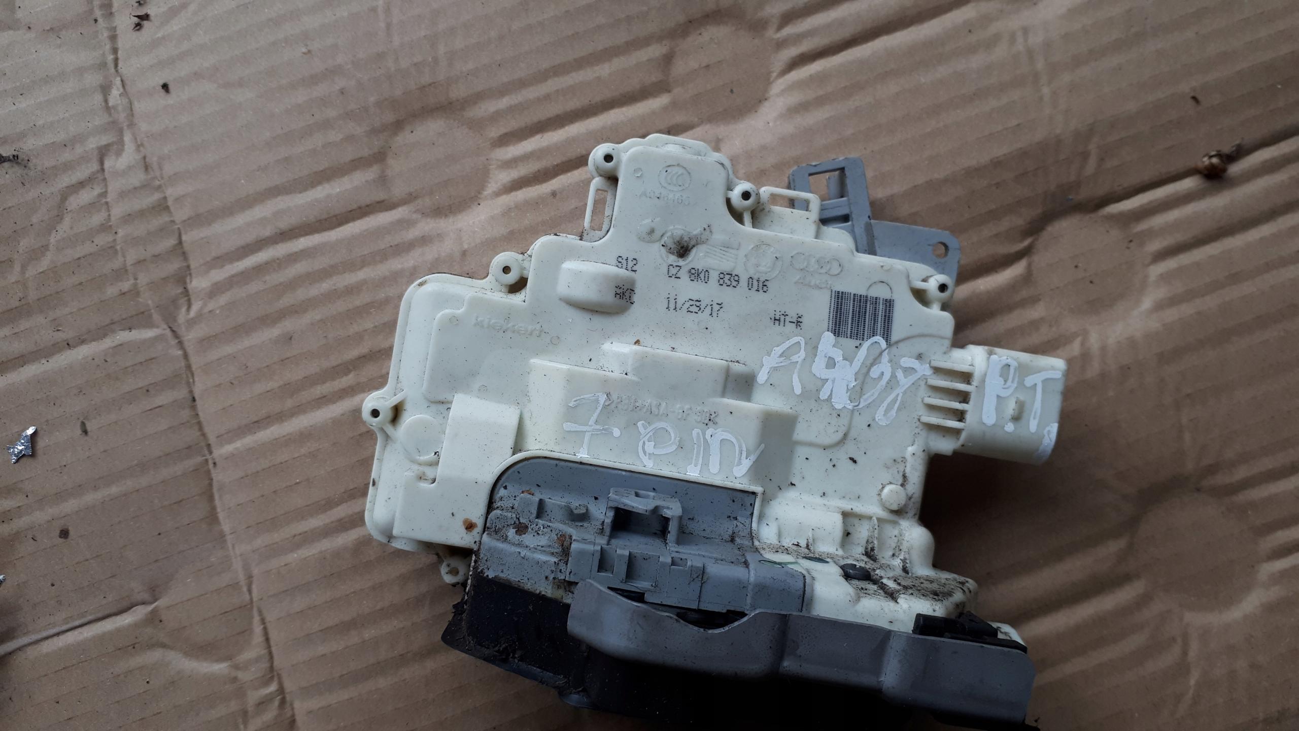 7pin - A4 B8 замок двері задній правий 7 PIN 8K0839016 A5 Q5