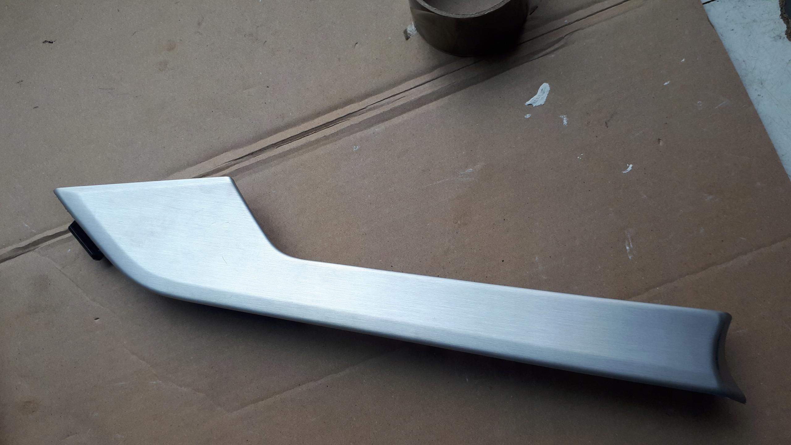 8W0867409 - A4 B9 Lift молдинг декор двери левый передний SLINE 1NK