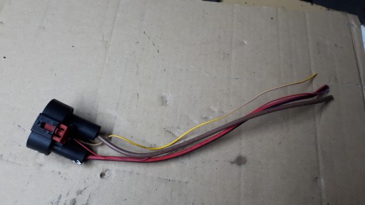 1K0906234C - A4 B9 LIFT разъем вентилятора 2.0 TDI A5 8W