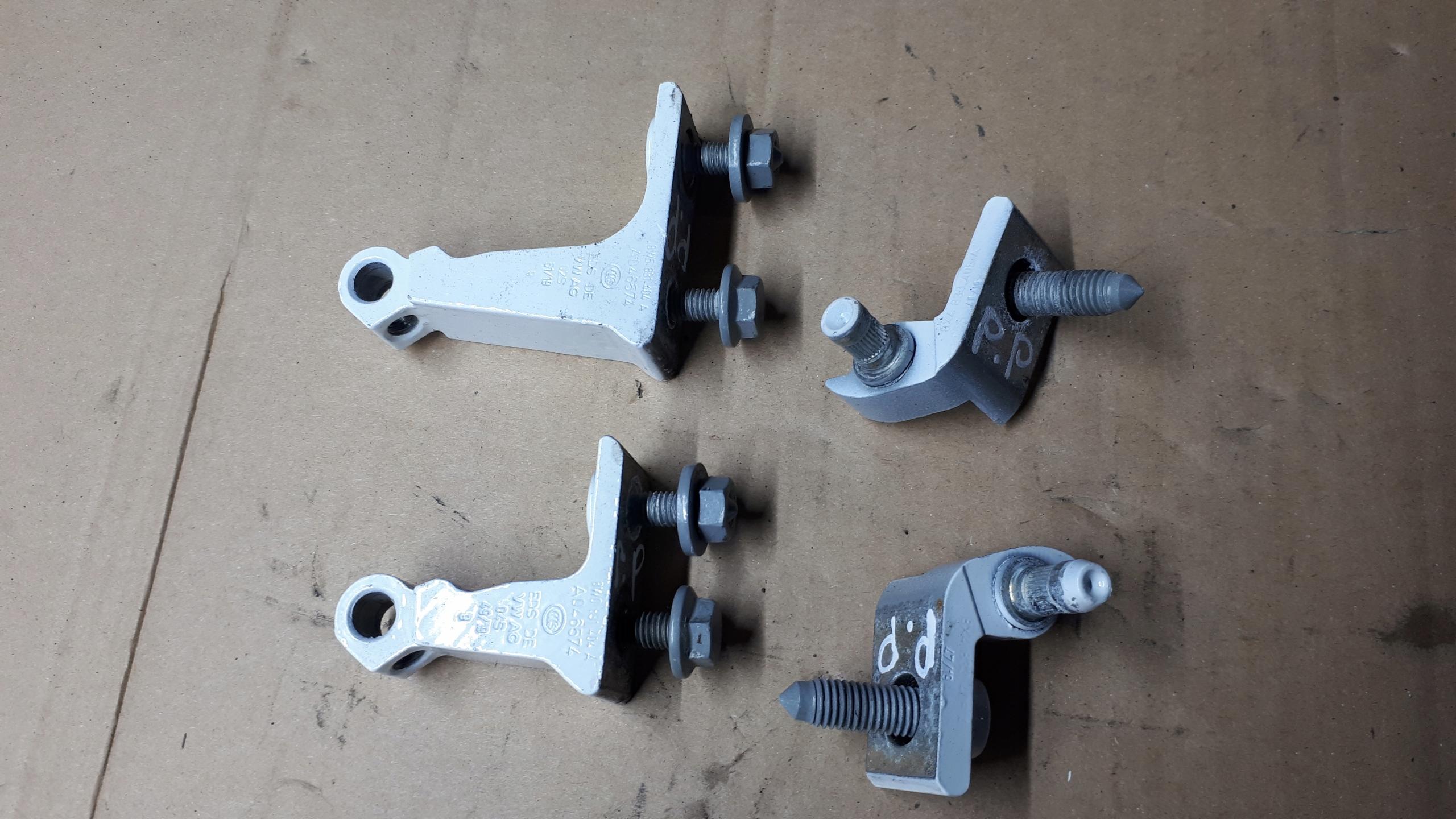 A4 b9 LIFT петля Дверні петлі права передня LY9C