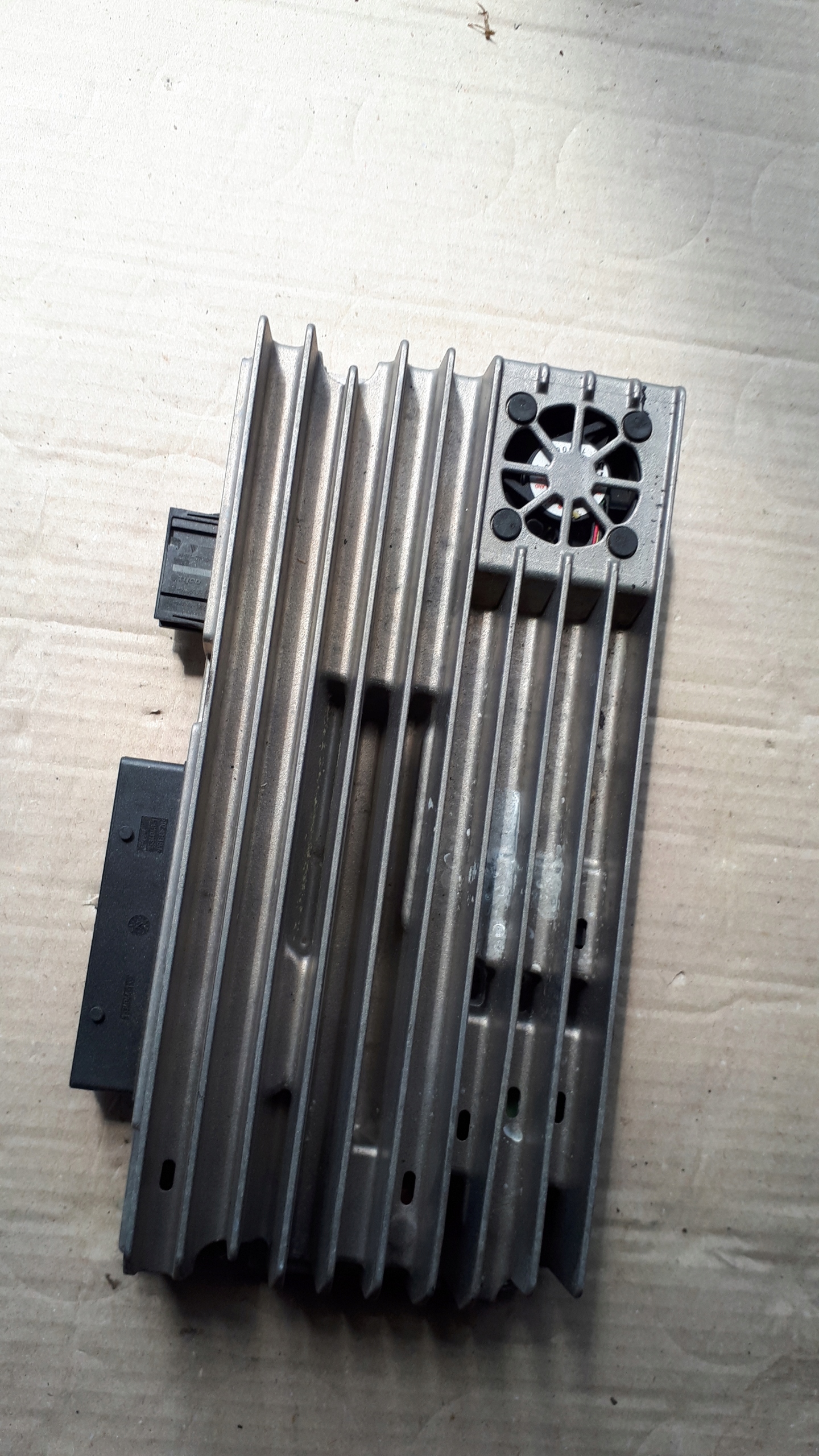 8T0035223F - A5 8T S5 S4 B8 усилитель BANG & OLUFSEN