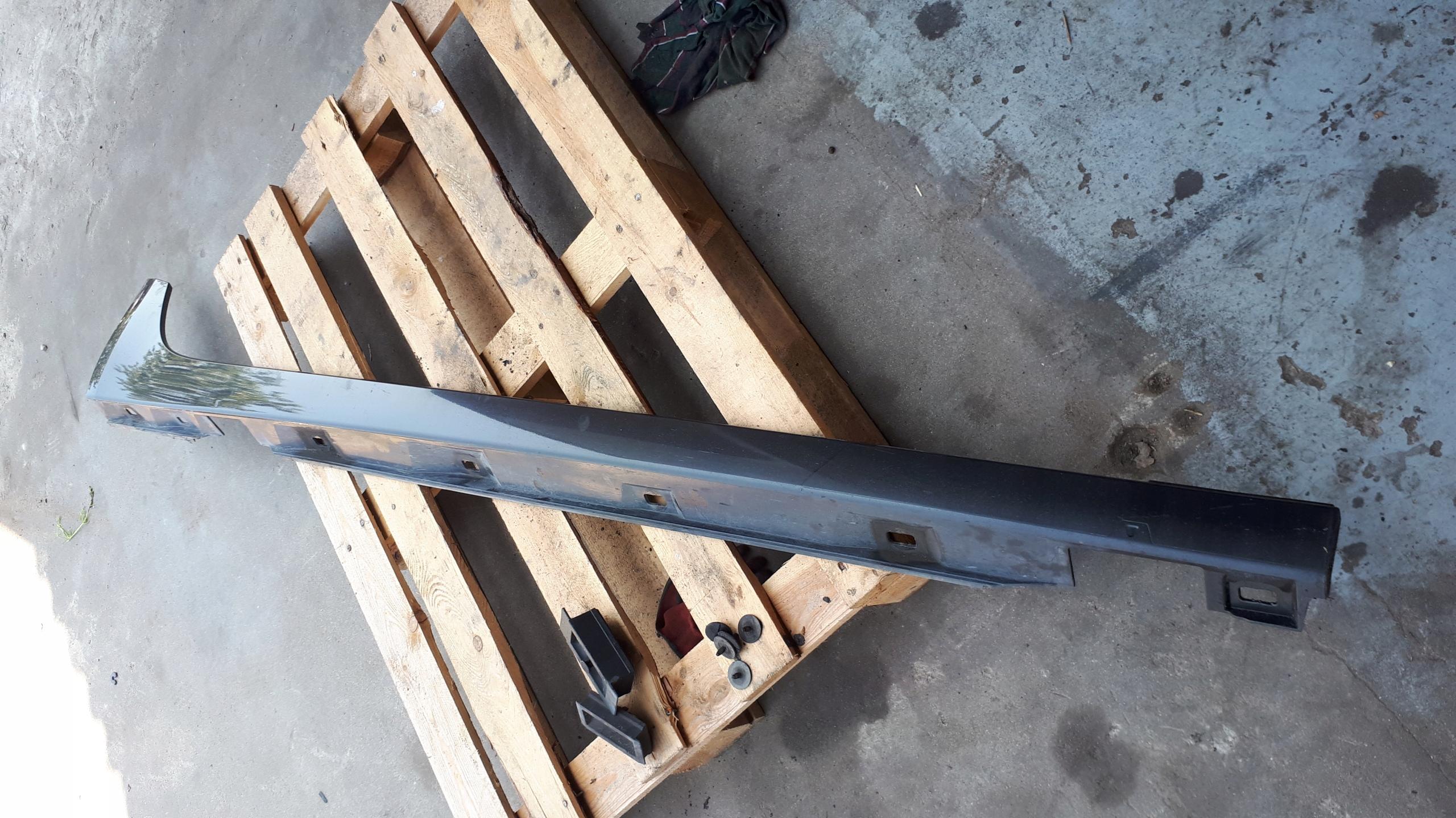 A6 C7 4g накладка порога права передня LX7U