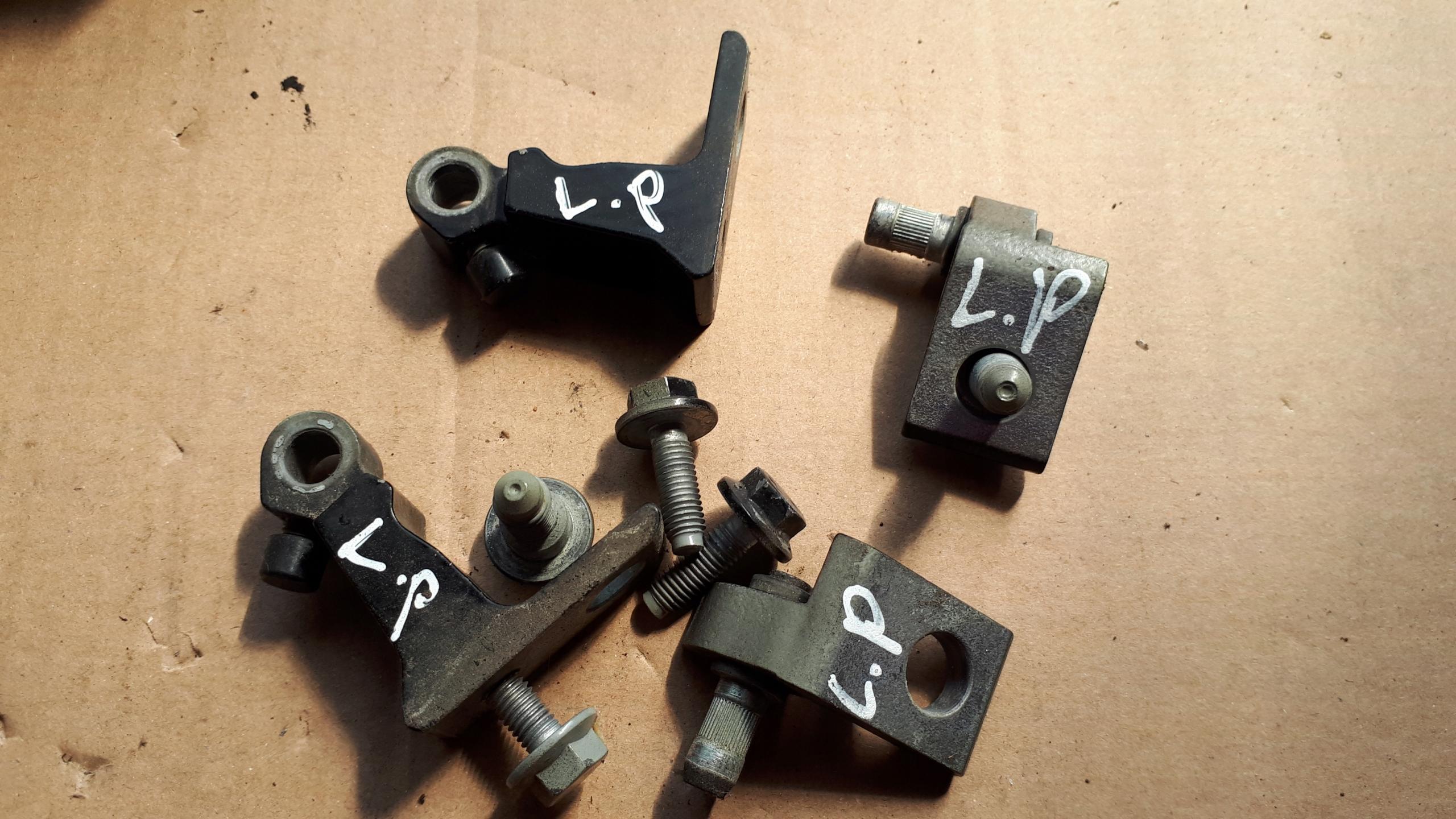 A6 C7 4g петля петлі двері лівий передній LY9B