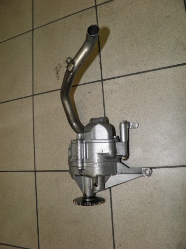 A6461810047 - асляный насос MERCEDES W211 2,2 CDI