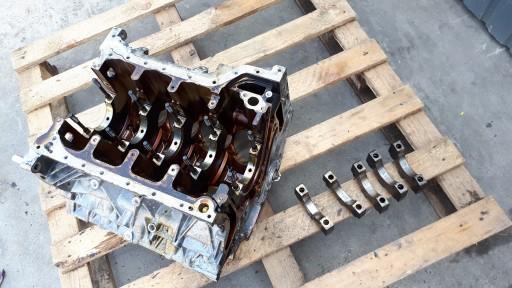 A8 D3 БЛОК ДВИГУНА 4.2 FSI BFM V8 077103021AM