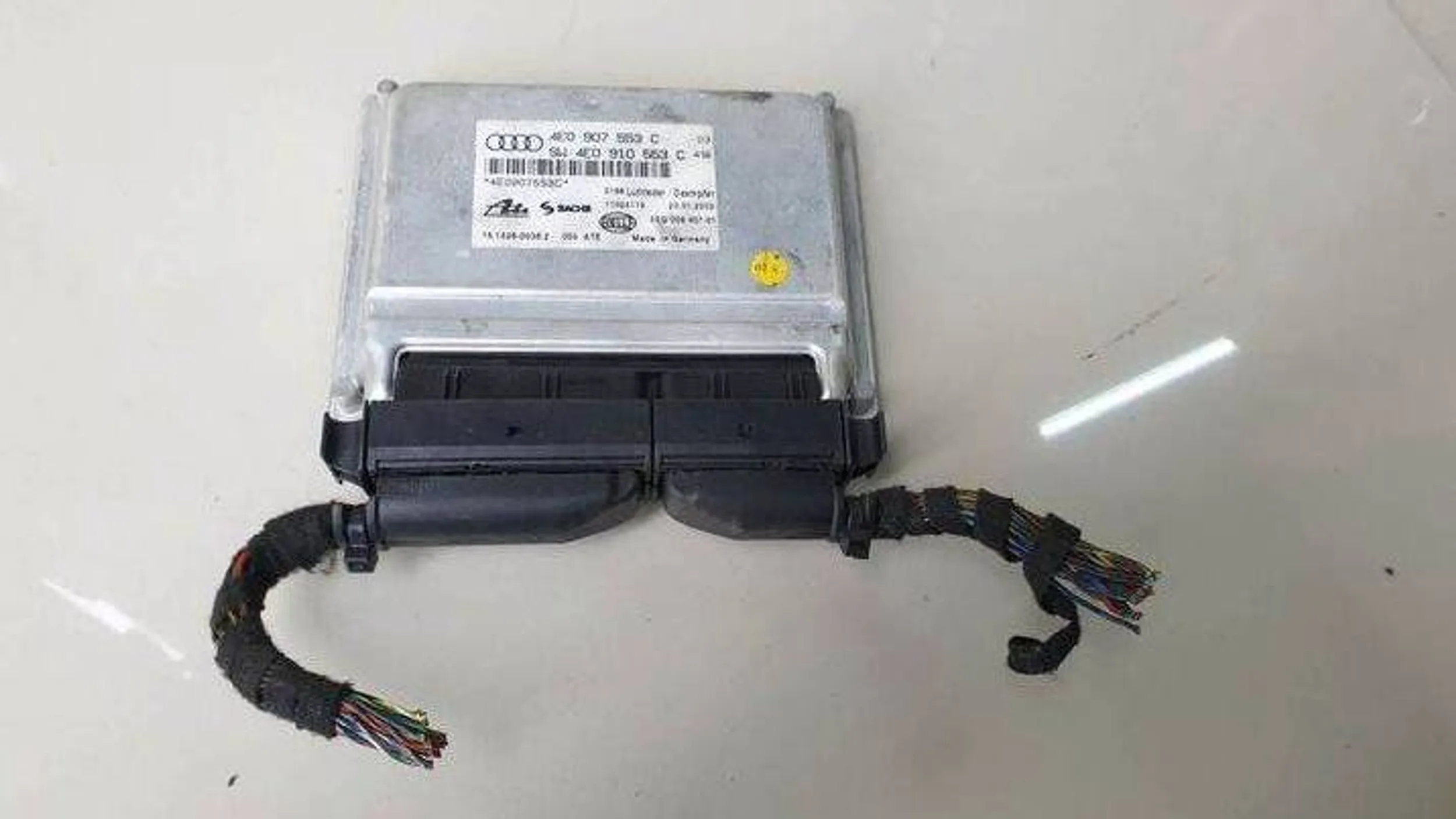 A8 D3 контроллер подвески 4E0907553C 4E0910553C