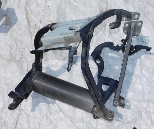 A8 D3 кронштейн крыла левый передний лонжерон