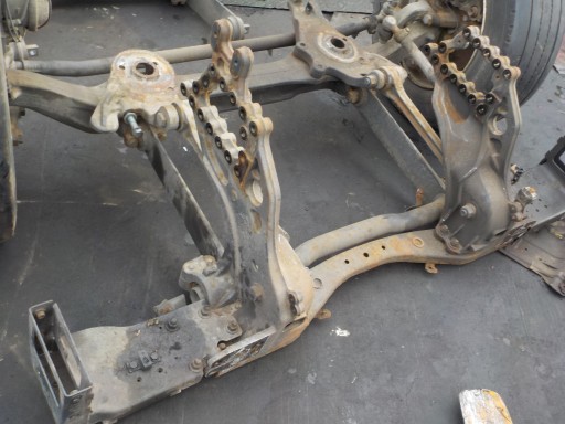 A2116200787 - Actros mp4 оси белка