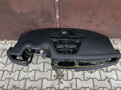 DES6985 - Alfa romeo giulietta distribute board cocpit 2010 перед підйомником