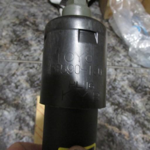 АМОРТИЗАТОР ПРАВОЙ ДВЕРИ TOYOTA SERA 68590-19025