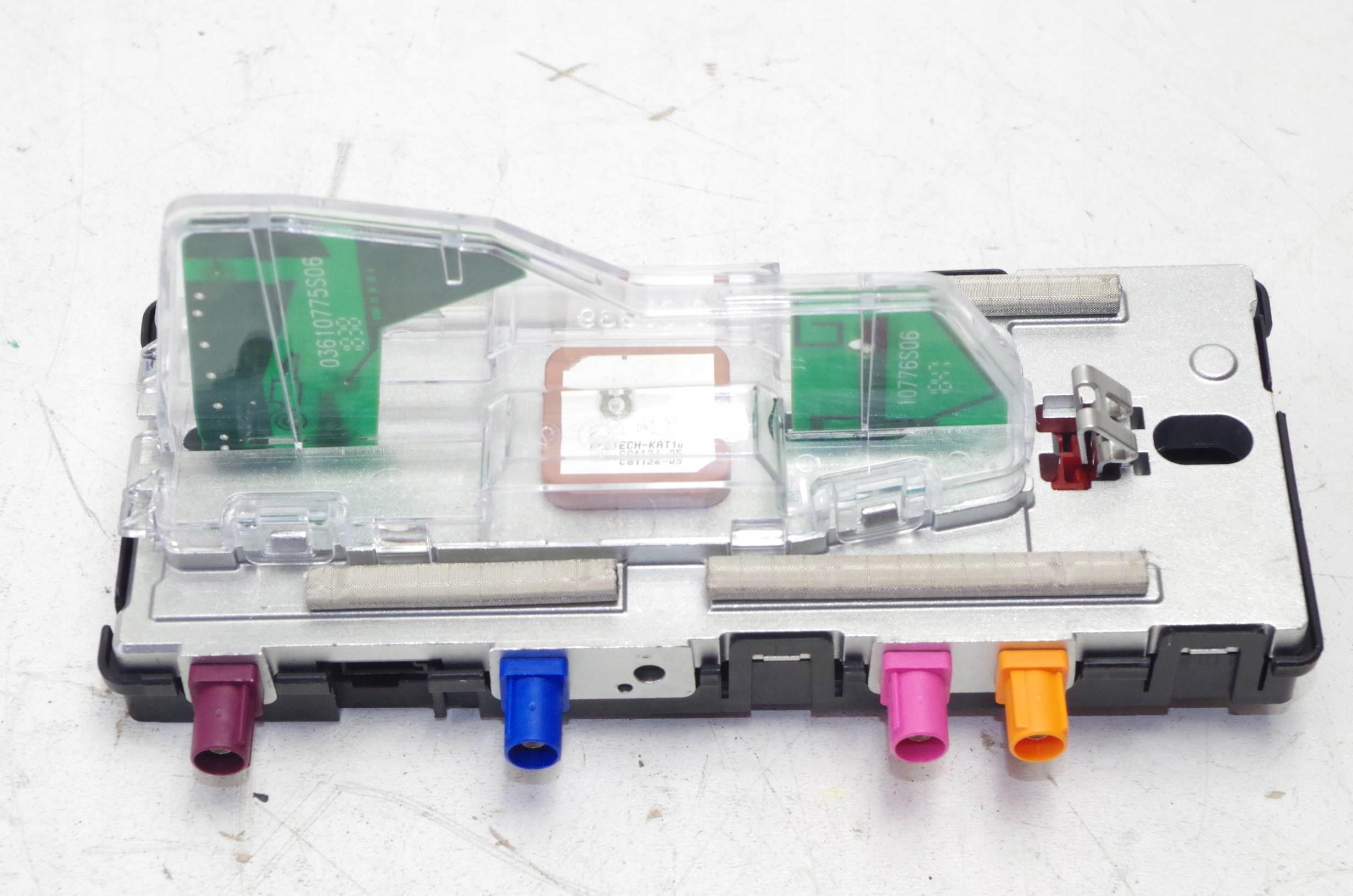 Антенна AMPLIFER VOLVO XC60 V90 S90 II D4 31438104