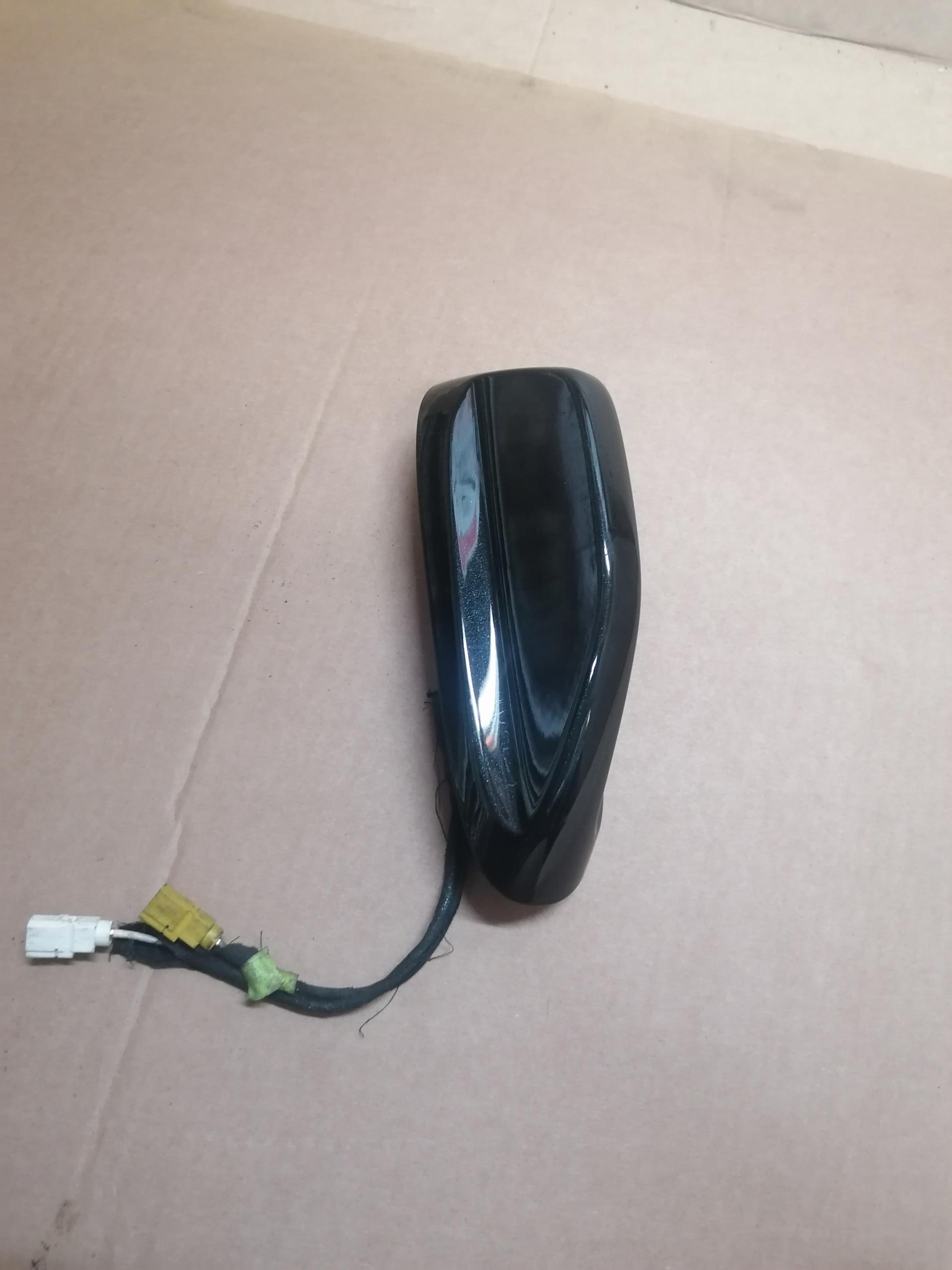 АНТЕННА НА КРЫШУ GPS JEEP GRAND CHEROKEE WK2