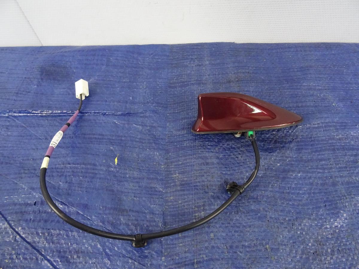 АНТЕННА НА КРЫШУ GPS TOYOTA RAV-4 IV 3T0