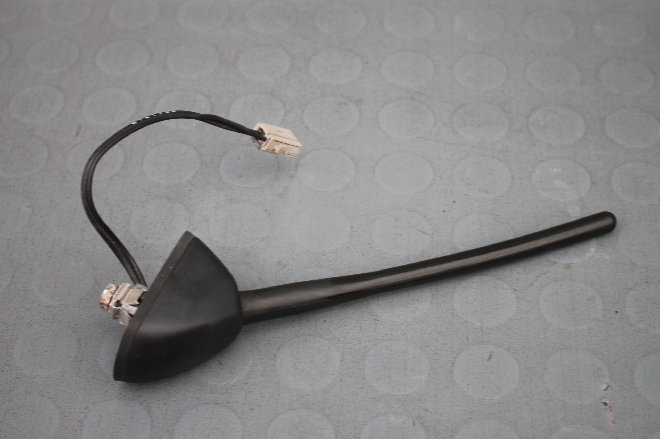 АНТЕНА НА ДАХУ SUZUKI GRAND VITARA II 05-14