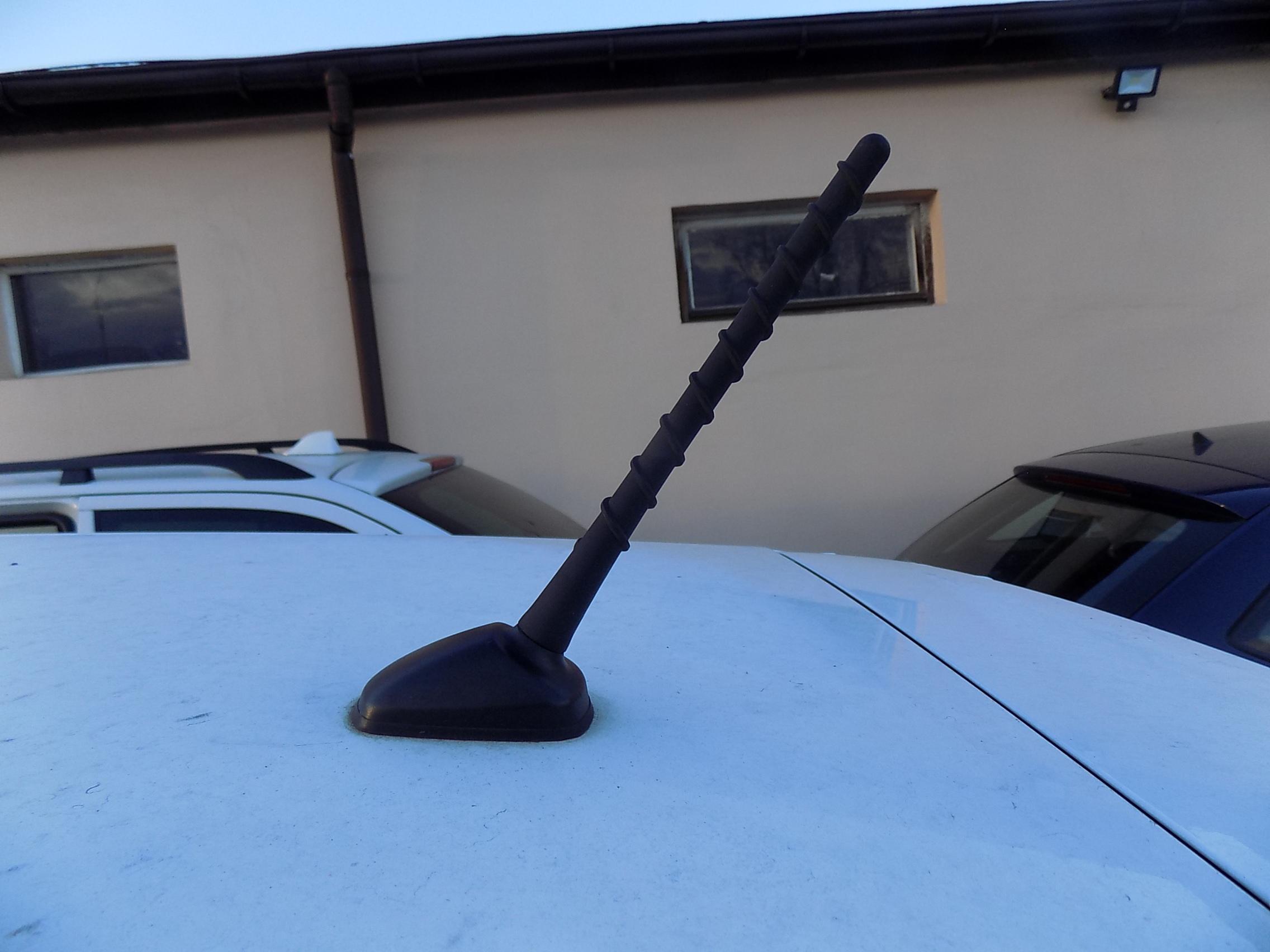 АНТЕННА НА КРЫШУ TOYOTA YARIS III 2014-2019