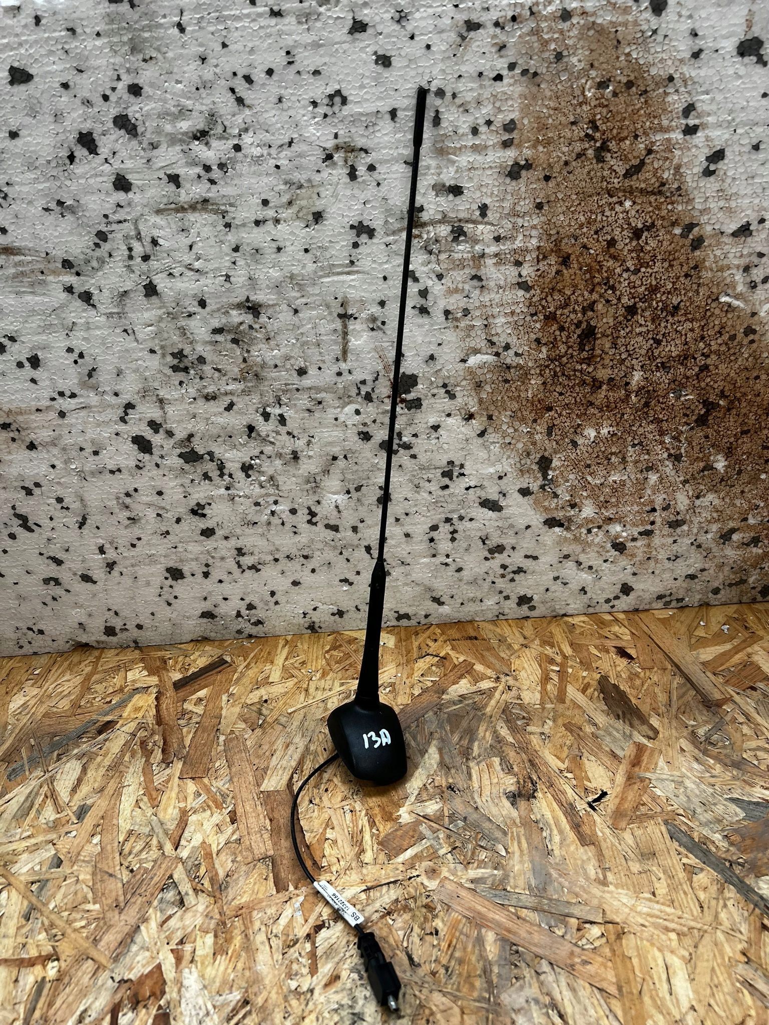 АНТЕНА OPEL ASTRA J 13322156