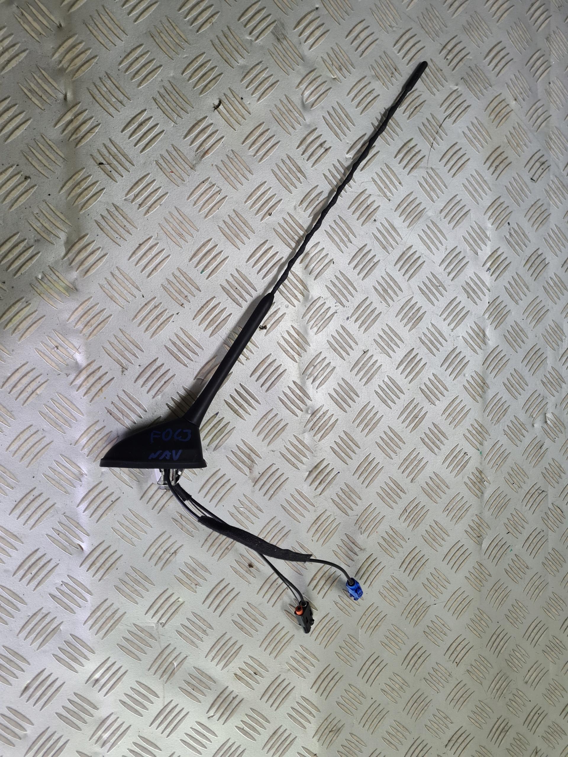 GPS НАВІГАЦІЙНА АНТЕНА ДЛЯ FORD FOCUS MK3