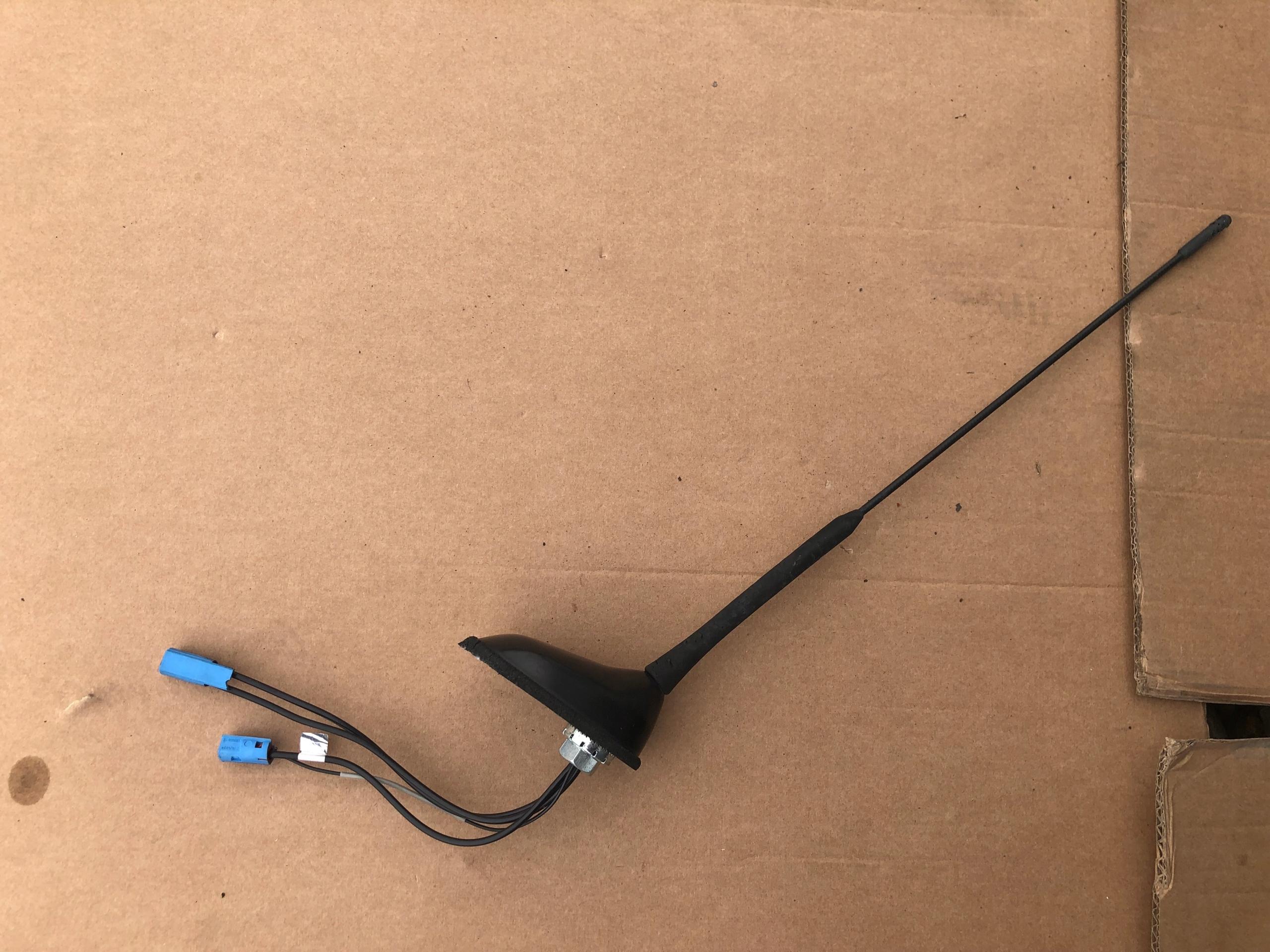 АНТЕНА НА ДАХ OPEL VECTRA C SIGNUM GPS