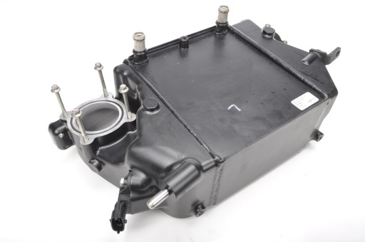 HY53-6K775-AB - ASTON MARTIN DB11 5.2 ИНТЕРКУЛЕР ЛЕВЫЙ