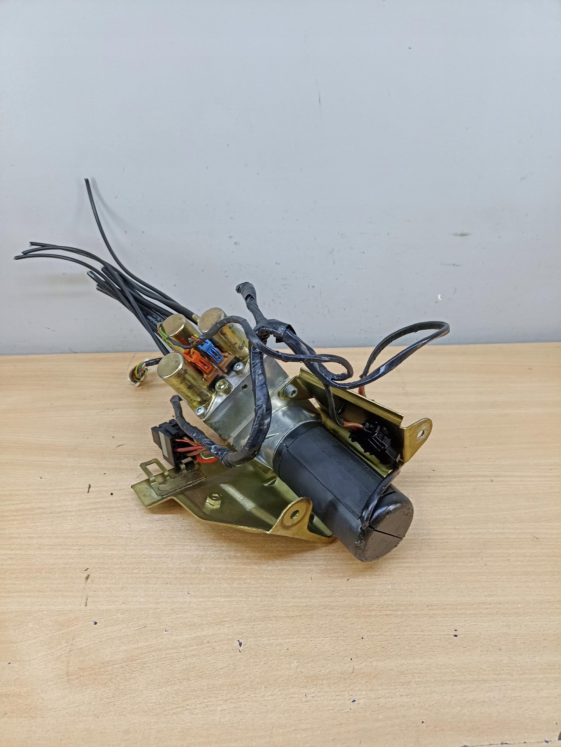 ASTRA G BERTONE КАБРІОЛЕТ НАСОС ДАХУ 13716B02