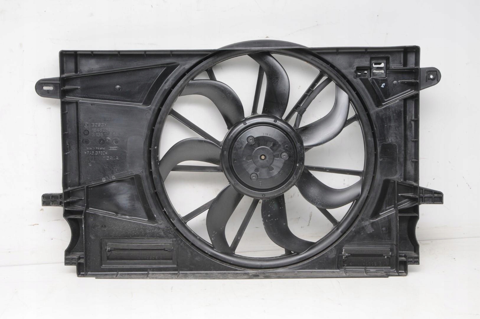 ASTRA K 1.4 T ВЕНТИЛЯТОР ВОДЯНОГО ОХЛАЖДЕНИЯ 39013327