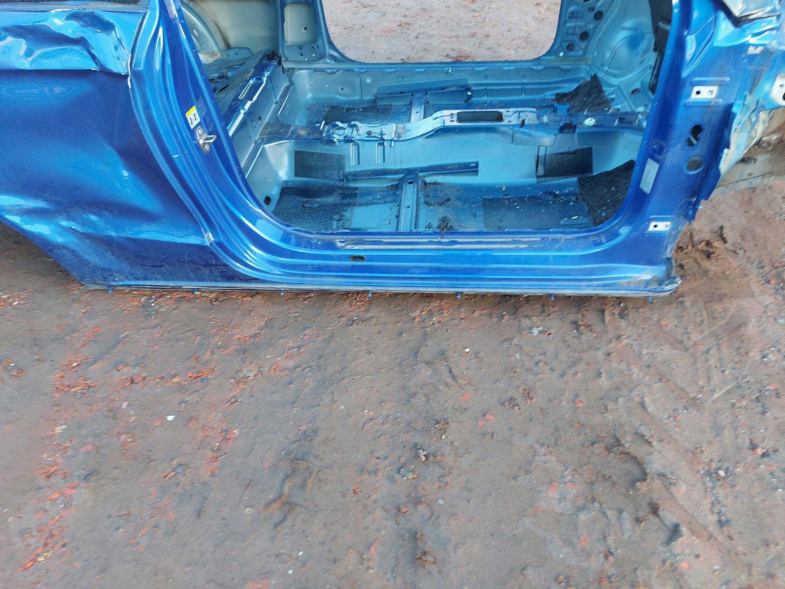 AUDI A1 8x порог правая стойка 3D 17r.