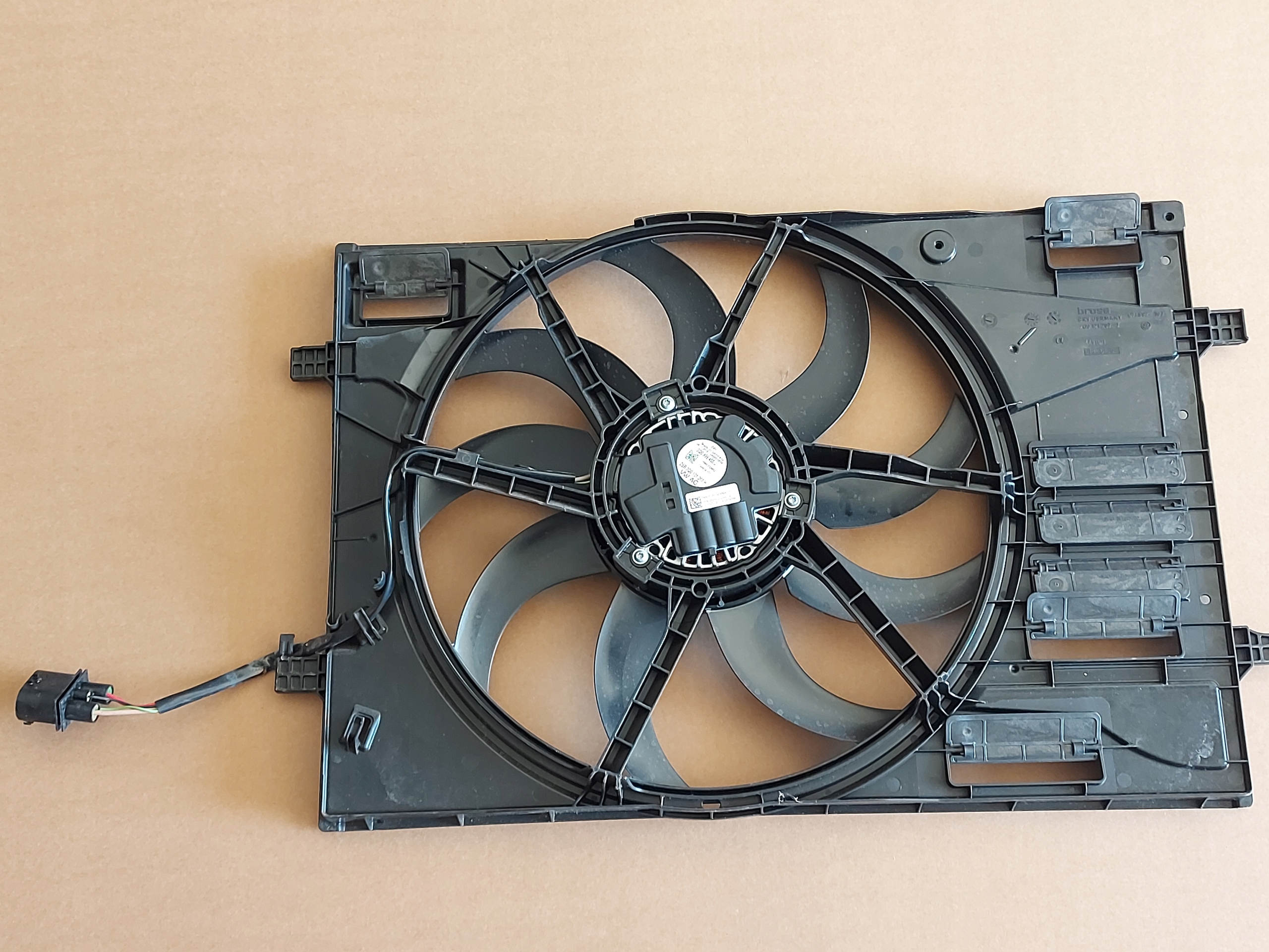 2Q0959455J 2Q0121207J - AUDI A1 корпус вентилятора 2019-2022 tfsi 1.5 l