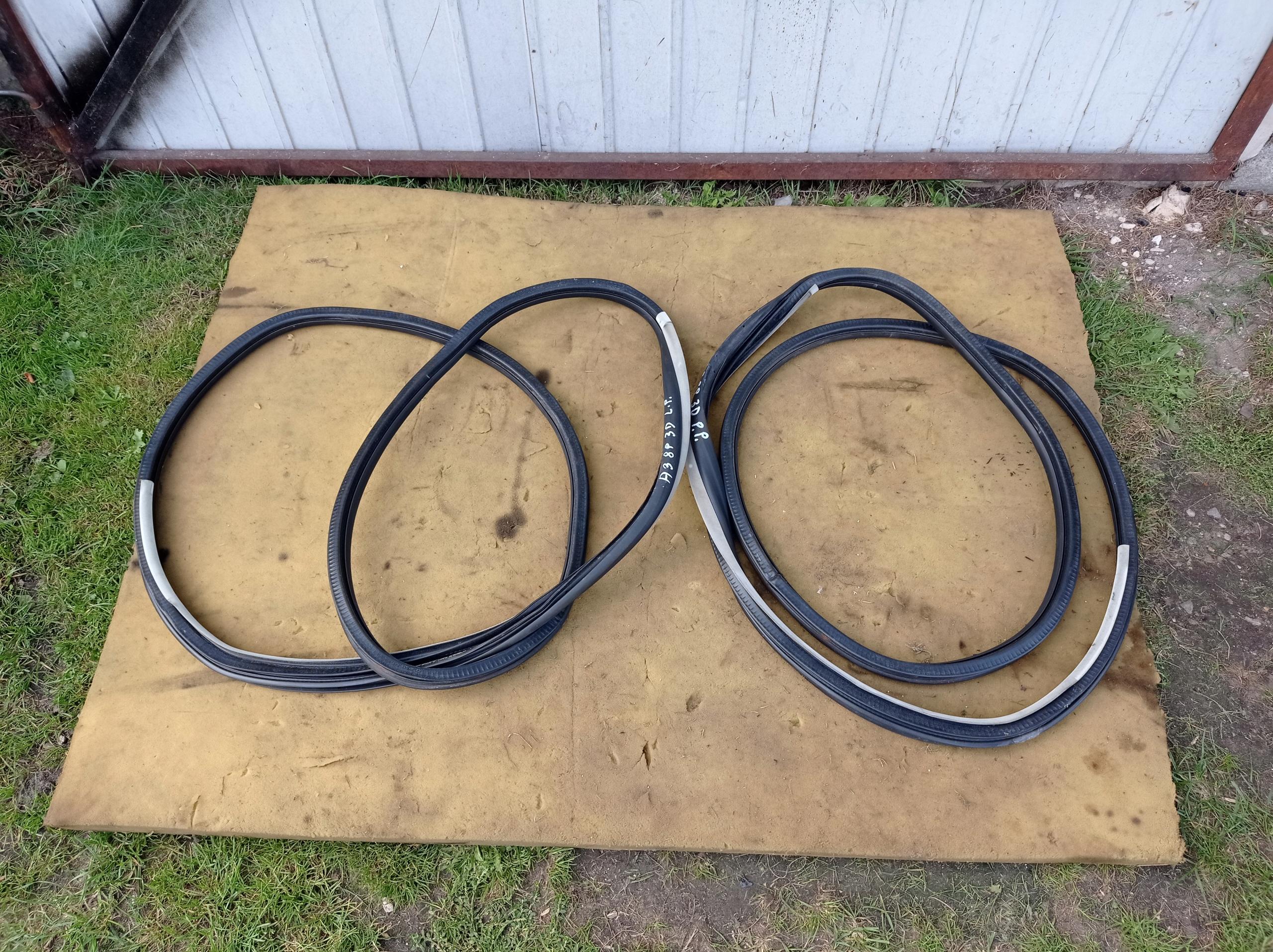 AUDI A3 8P 3D-уплотнение двери правая передняя