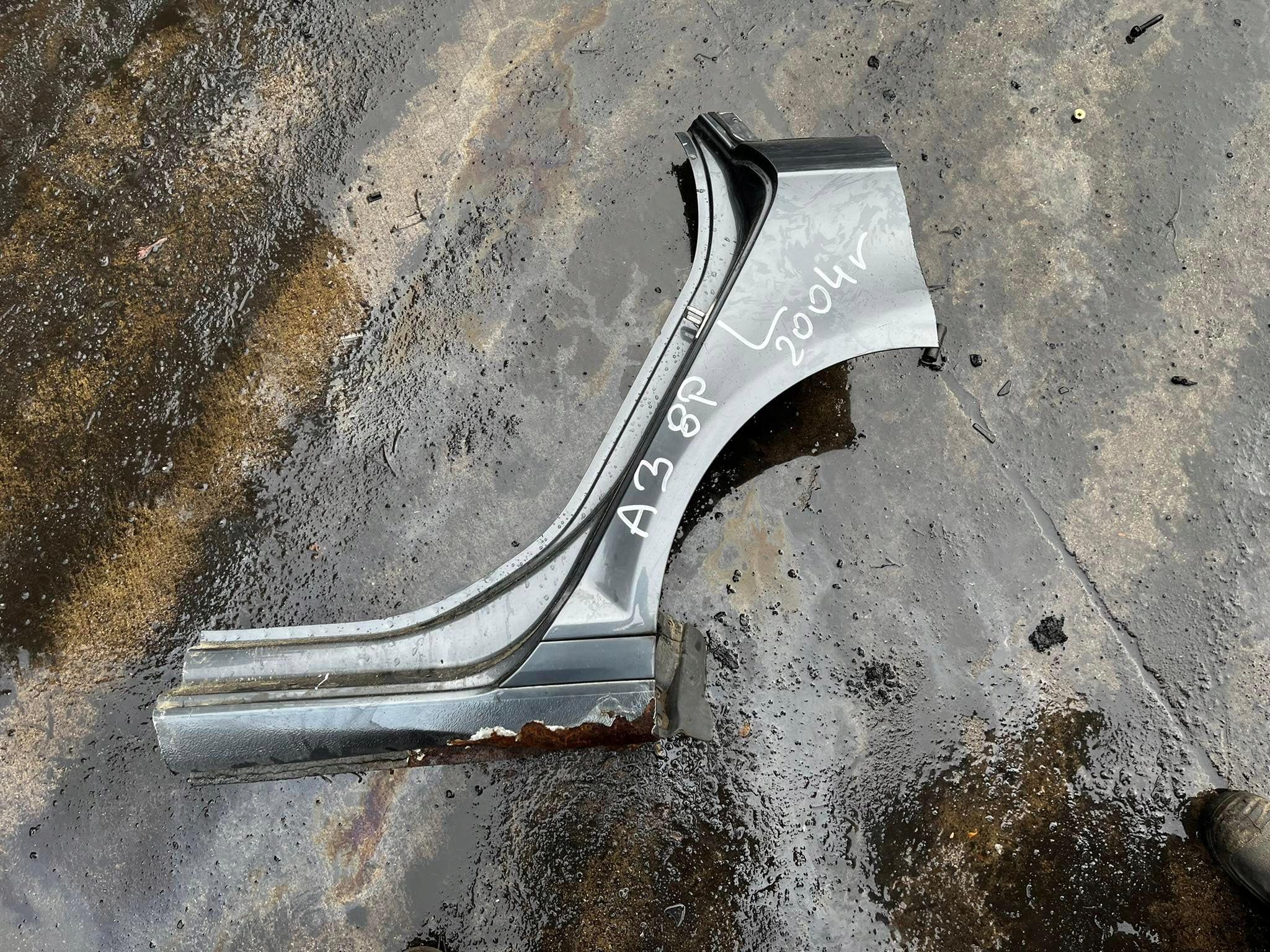 AUDI A3 8P 5D поріг стійка ліва