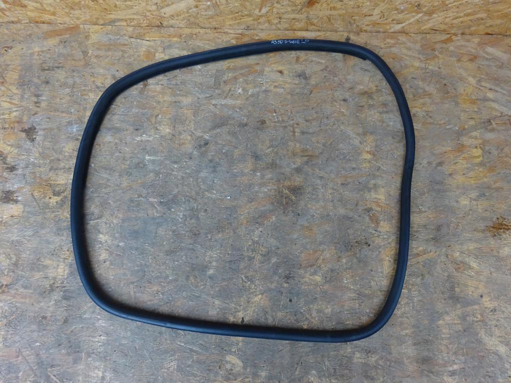 8P4831721B 8P4 - AUDI A3 8P 5D ущільнення двері лівий передній S-LINE