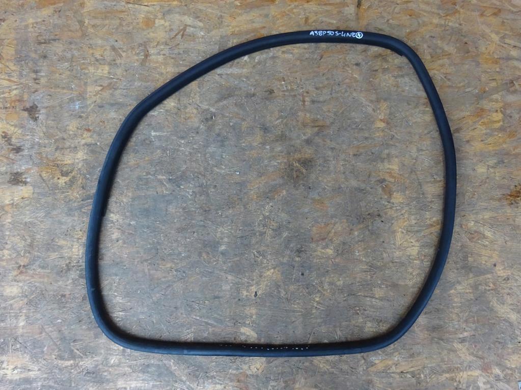 8P4831721B 8P4 - AUDI A3 8P 5D ущільнення двері лівий передній S-LINE