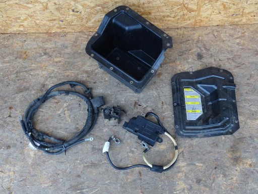 R32 - AUDI A3 8P GOLF V комплект для переноса аккумулятора