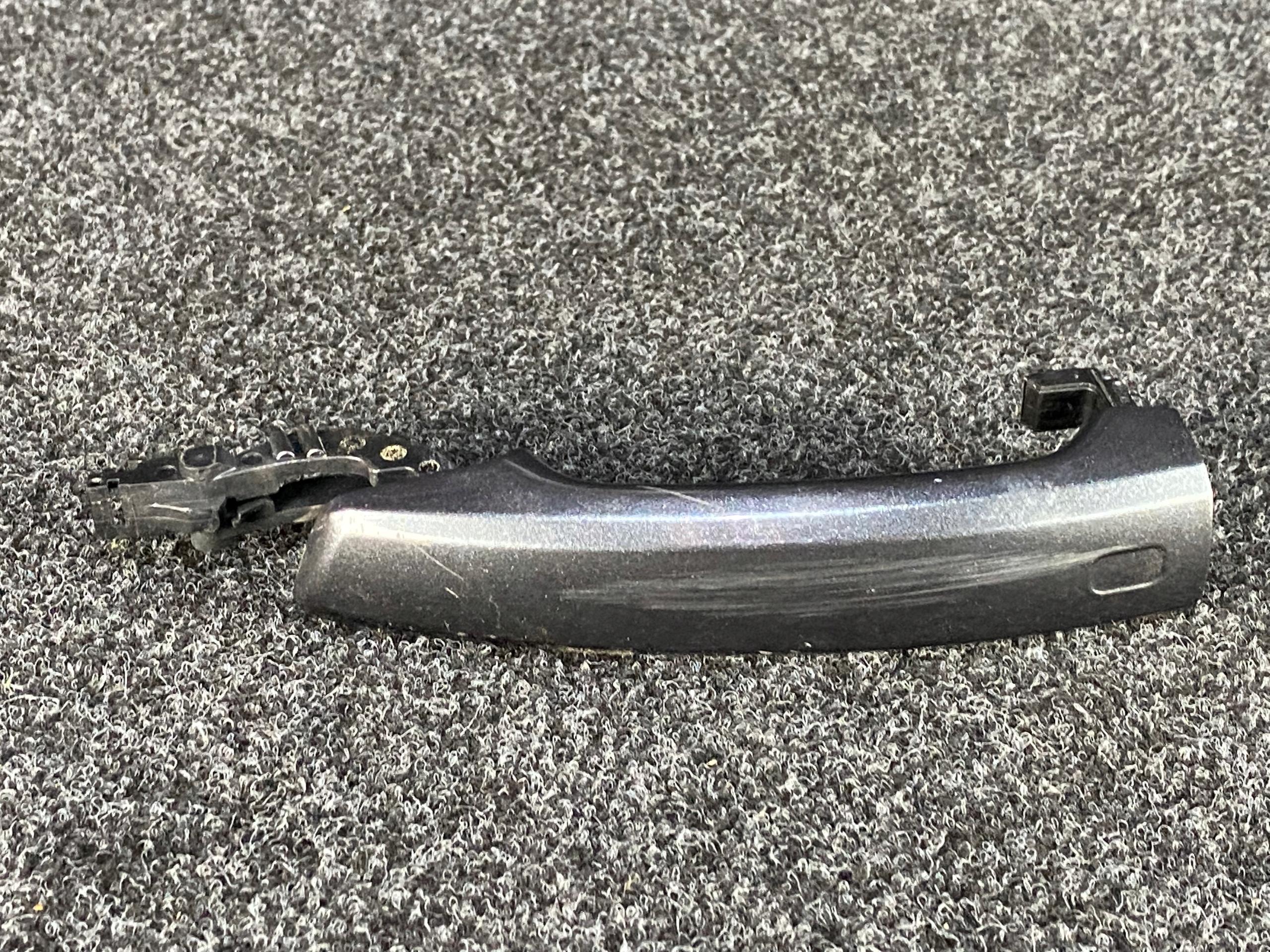 AUDI A3 8V зовнішня ручка дверей права 8v0837206a