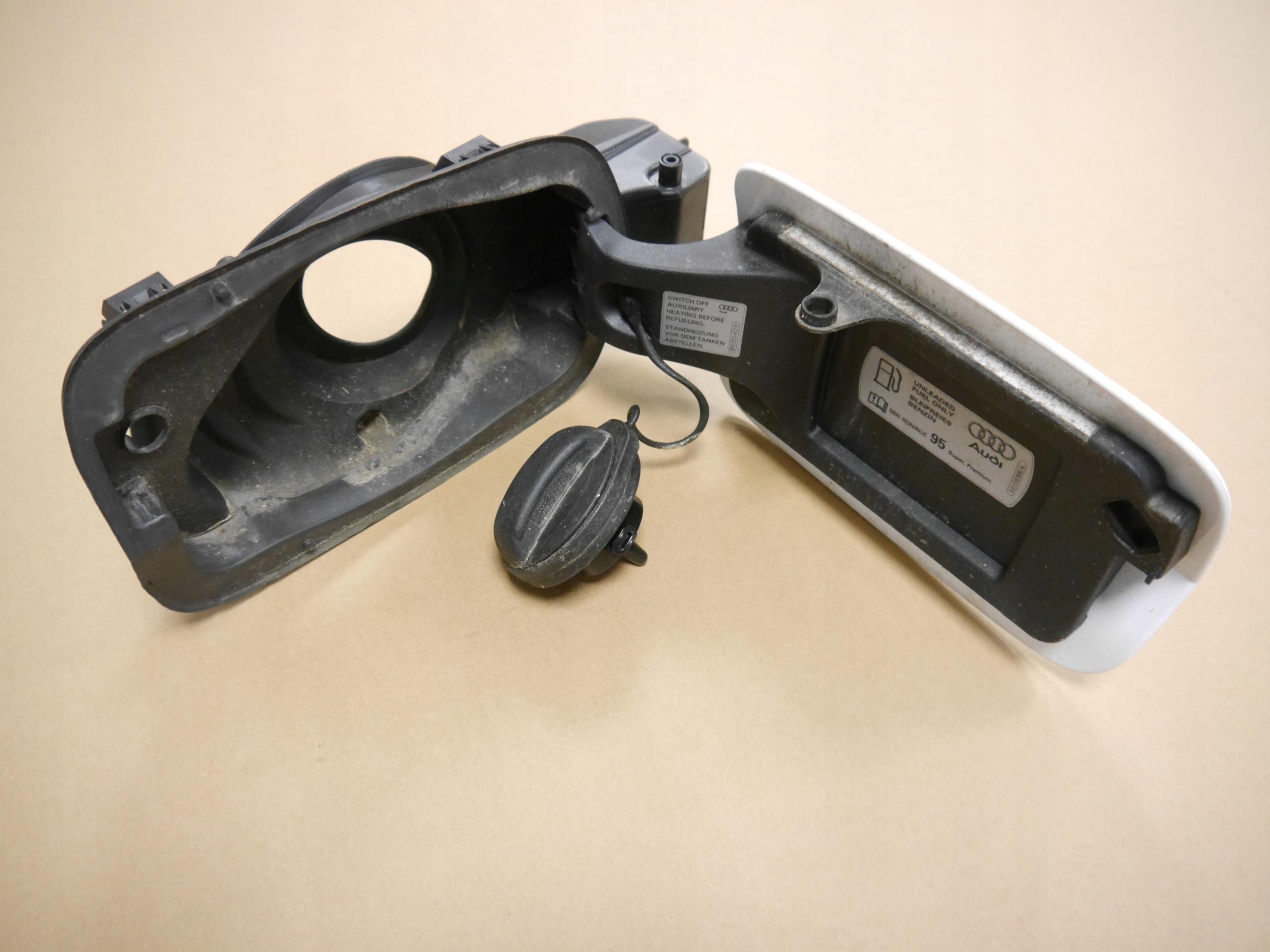 AUDI A3 8V крышка топливного бака 8V5809906 LY9C