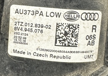 AUDI A3 8V ЛАМПА ЗАДНЯ ПРАВА В КАПОТ 8V4945076