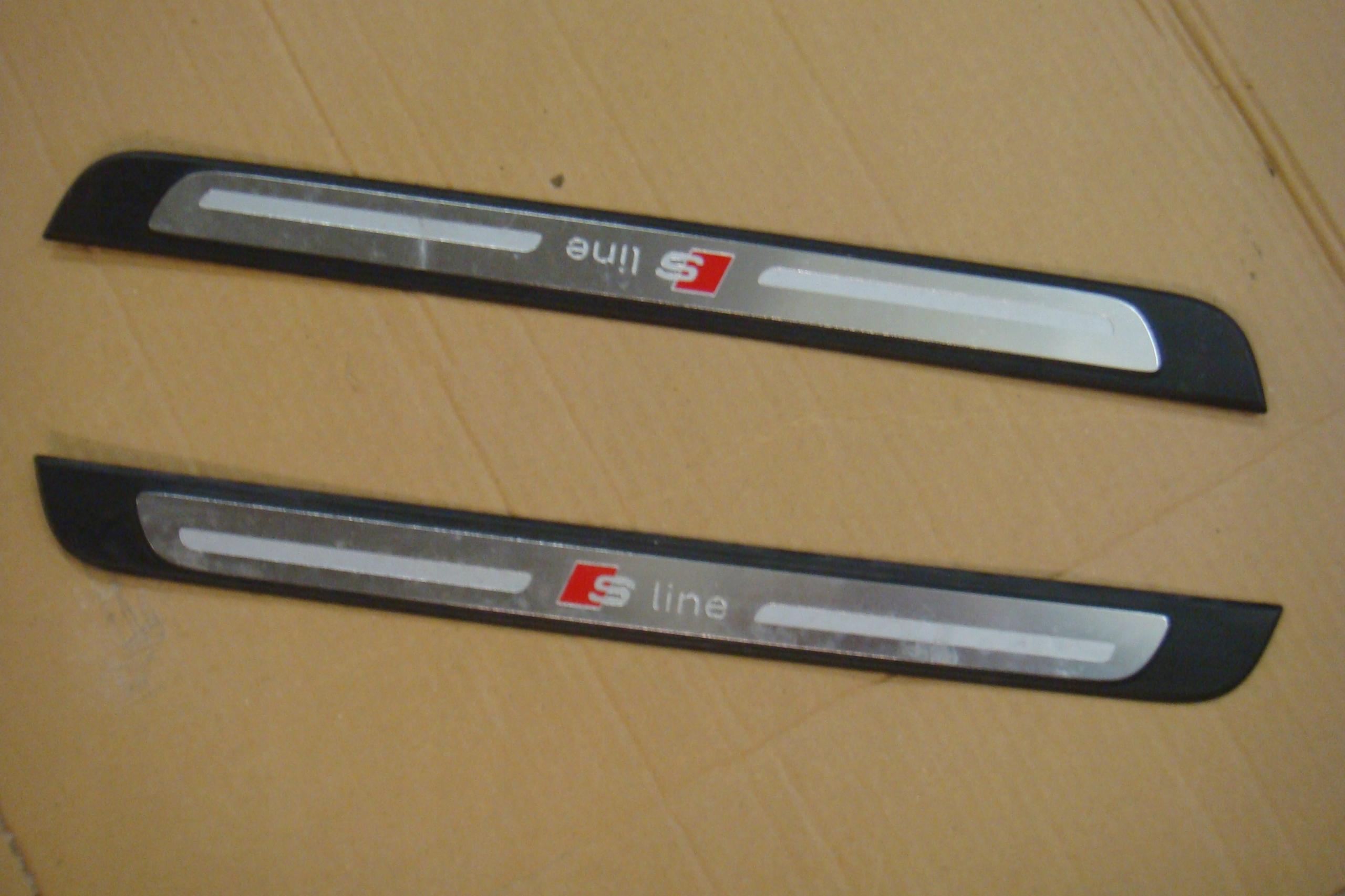 AUDI A3 8V накладка порога ліва права 5 дверей S LINE