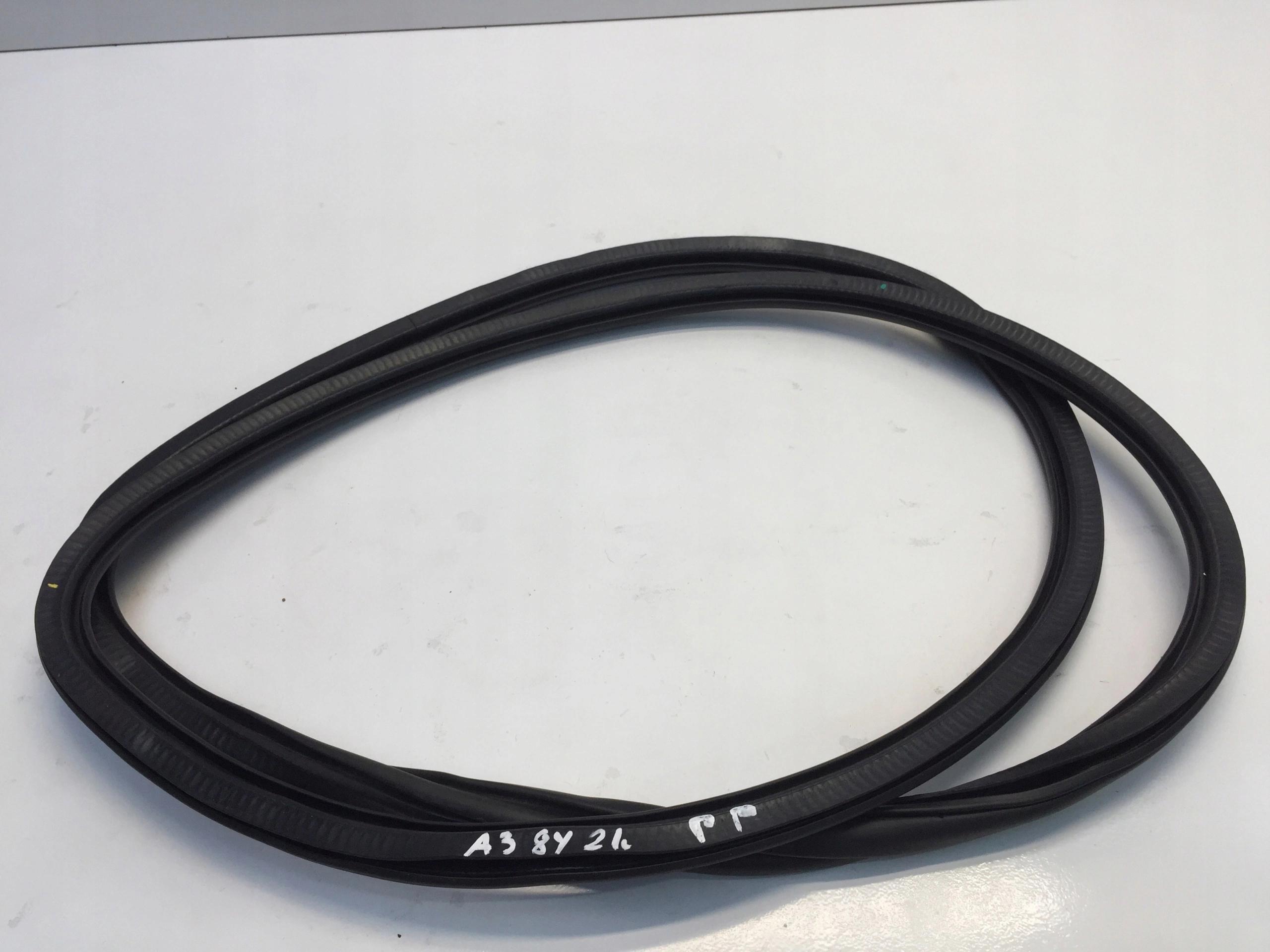 8Y0831721 - AUDI A3 8Y уплотнение передней правой двери кузова