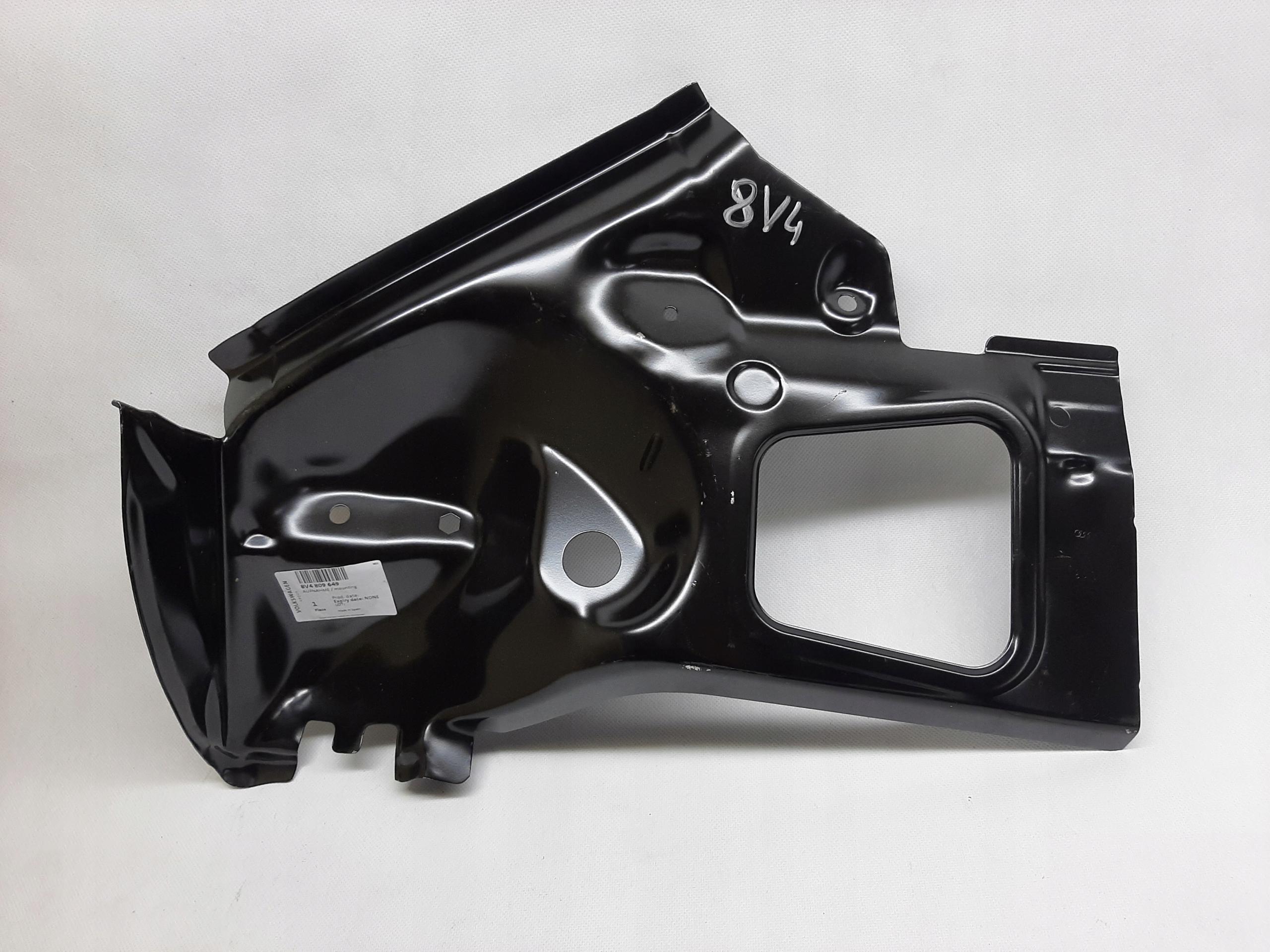 AUDI A3 S3 8V4809649 обшивка лампи задній лівий