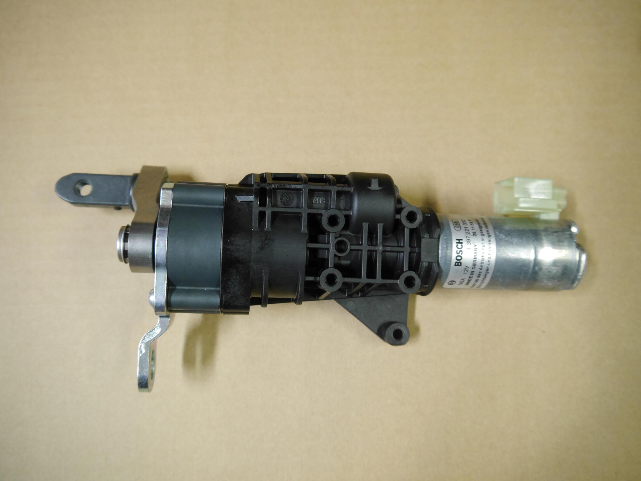 AUDI A4 8W B9 привод багажника 8W9827852A