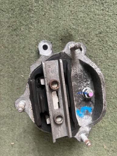 256013 - Ауді А4 А5 Q5 лапа подушка коробки 8K0399115T