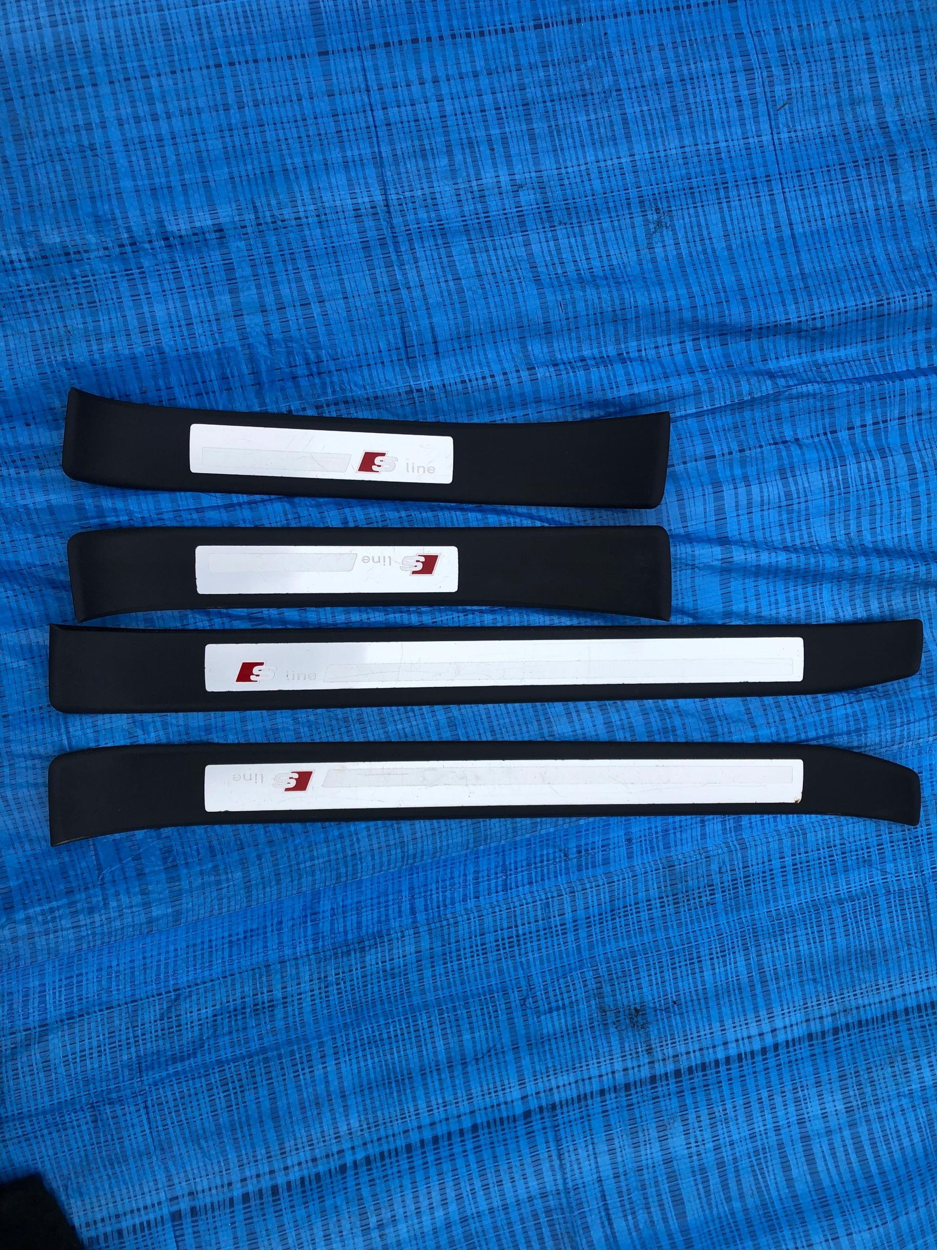 8E0853373H - AUDI A4 B6 B7 накладка порога 8E0853374H