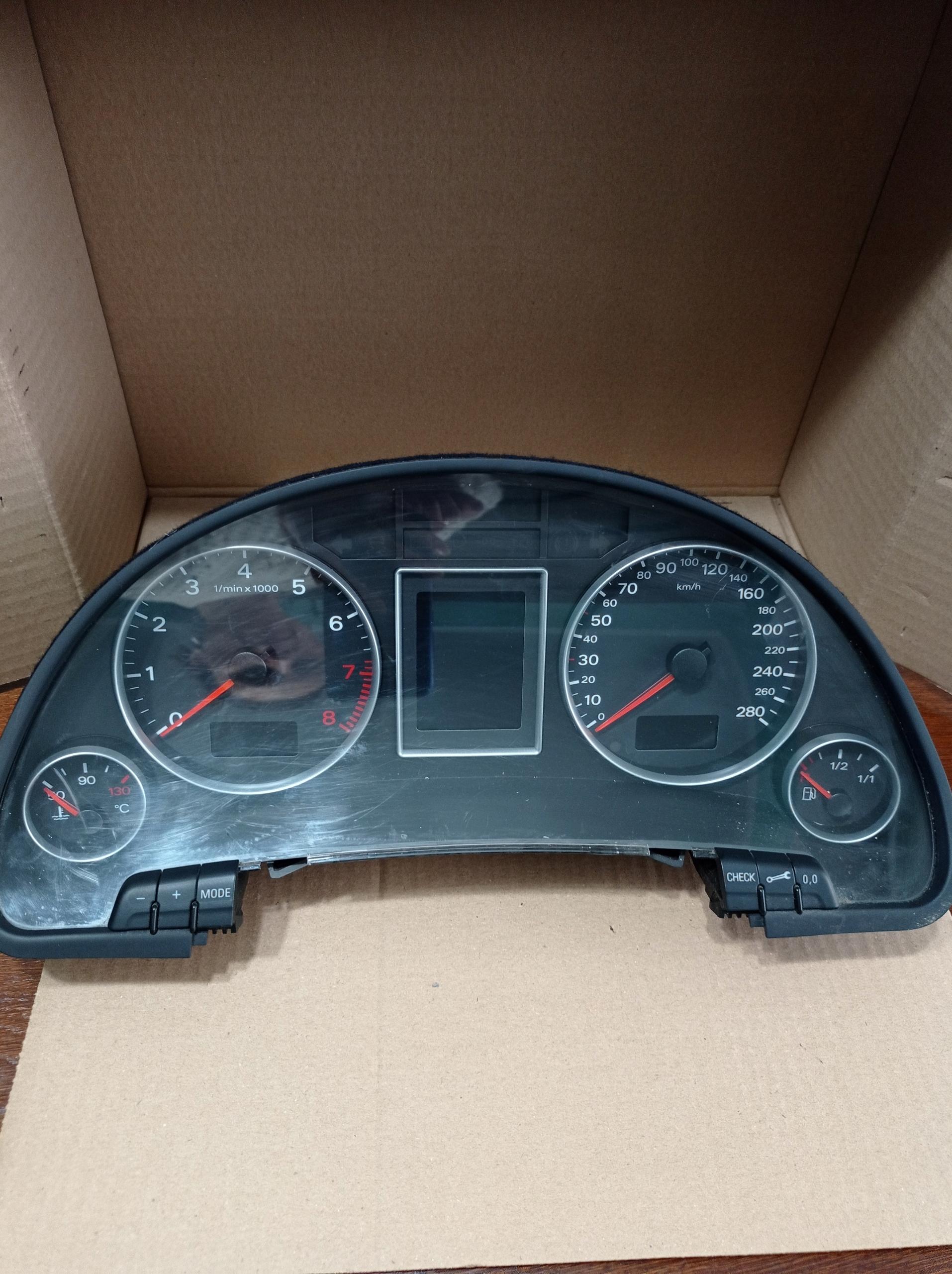 AUDI A4 B6 лічильник годинник 8E0920901J 2.0 TFSI