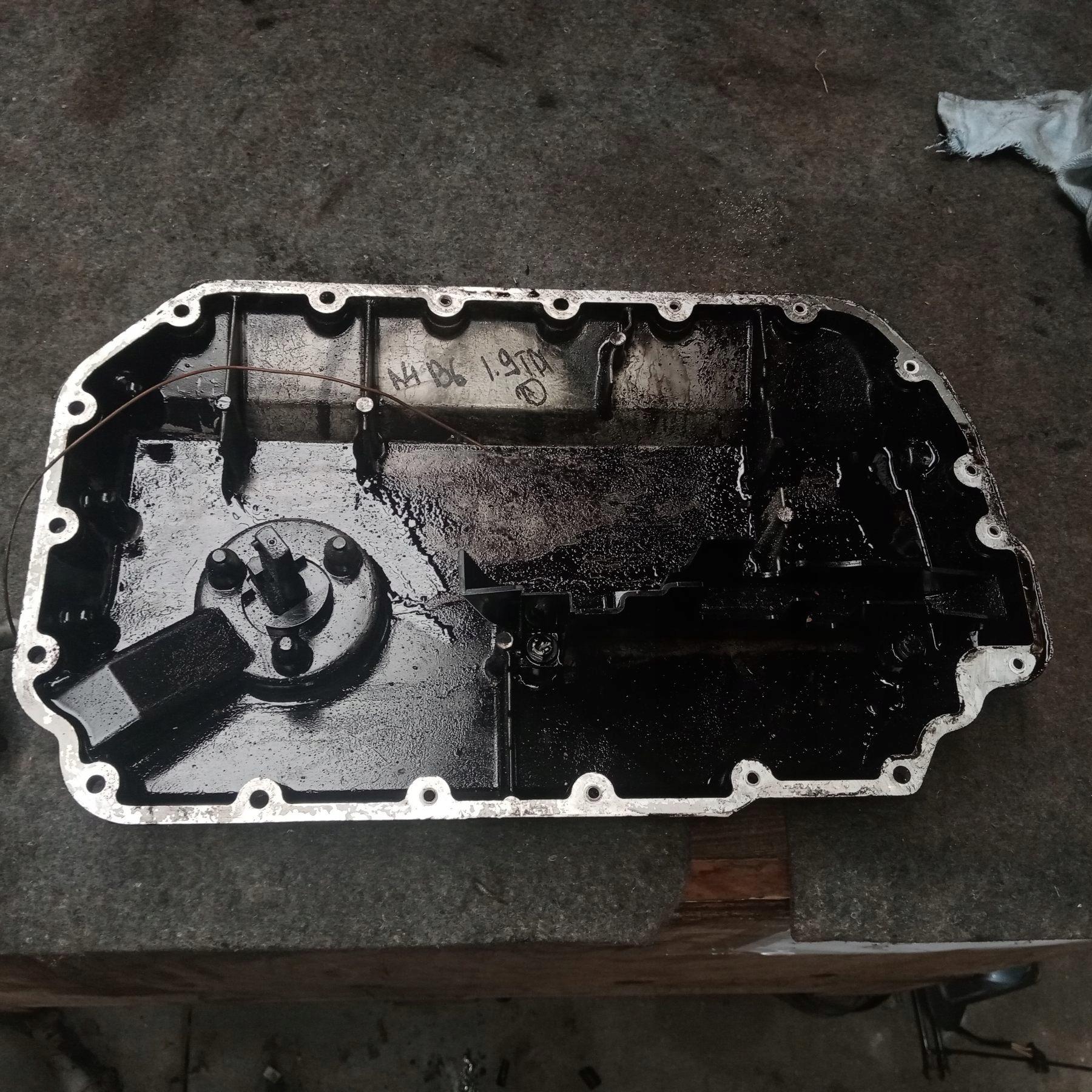 Audi A4 B6 масляный поддон 1.9 TDI 059103604F
