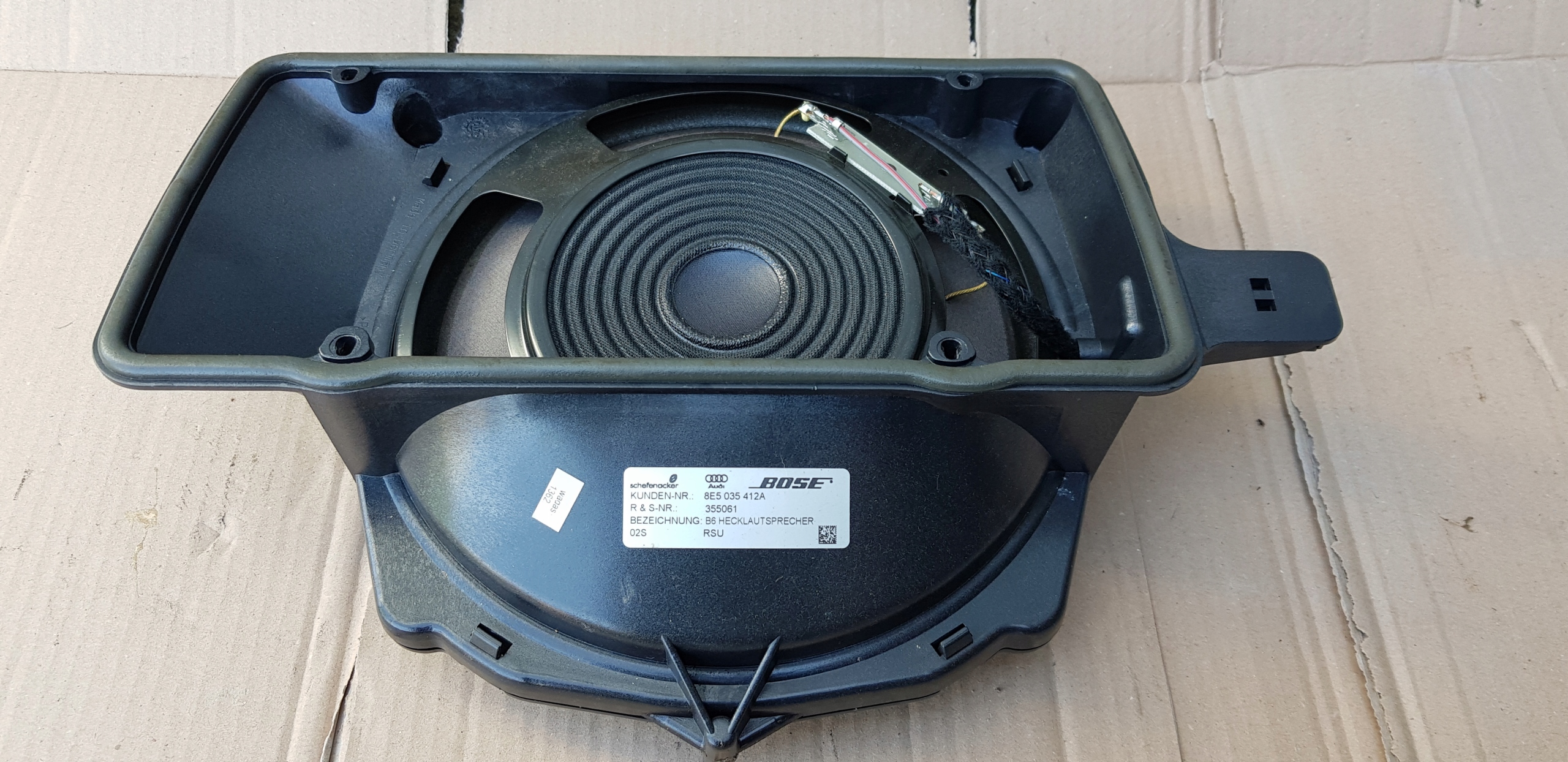 8E5035412A - AUDI A4 B6 Підсилювач BOSE сабвуфер