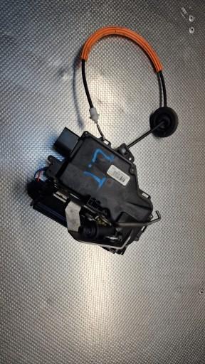 8E0839016C - AUDI A4 B6 замок задний левый задний