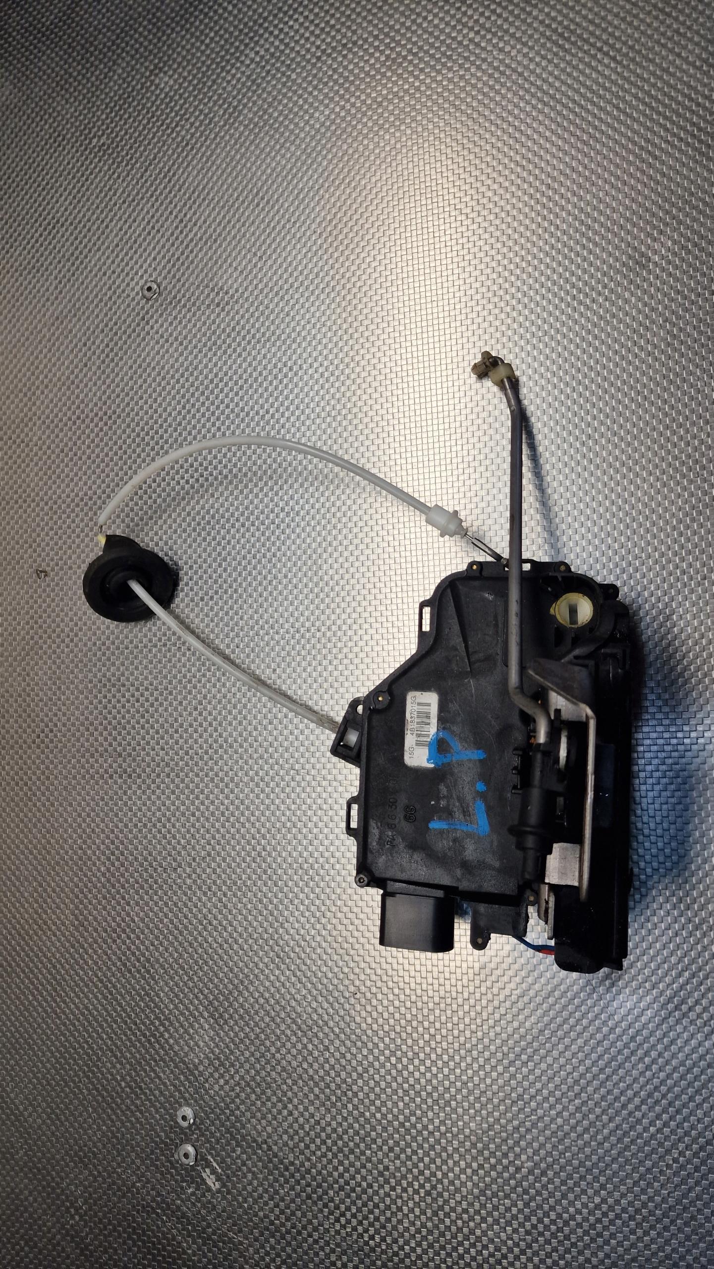 4B1837015G - AUDI A4 B6 замок передний левый водитель